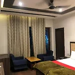 Hotel Rani Palace At Lake Fatehsagar