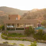 Stayvista\'S Sage Scenery - Mountain-View Villa With Infinity Pool & Terrace