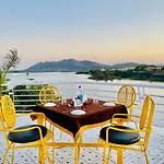 Hotel Jaydurg At Pichola Lake
