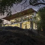 Saffronstays Camelot By The Lake - 3 Bedroom Villa With Lake View, Games Area And Lake Access