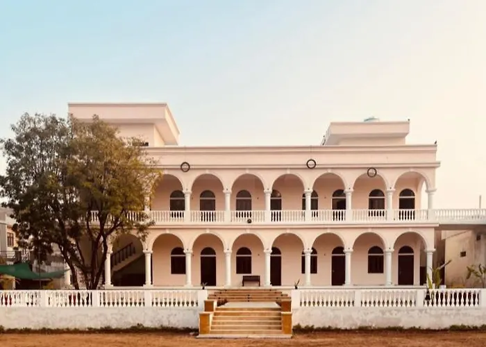 Shivrati Vilas, Himmat Bagh