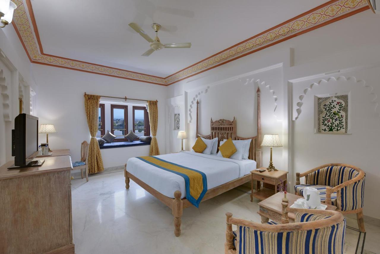 Hotel Swaroop - Facing Boutique