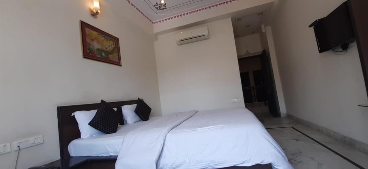 Hotel Madpackers 3*