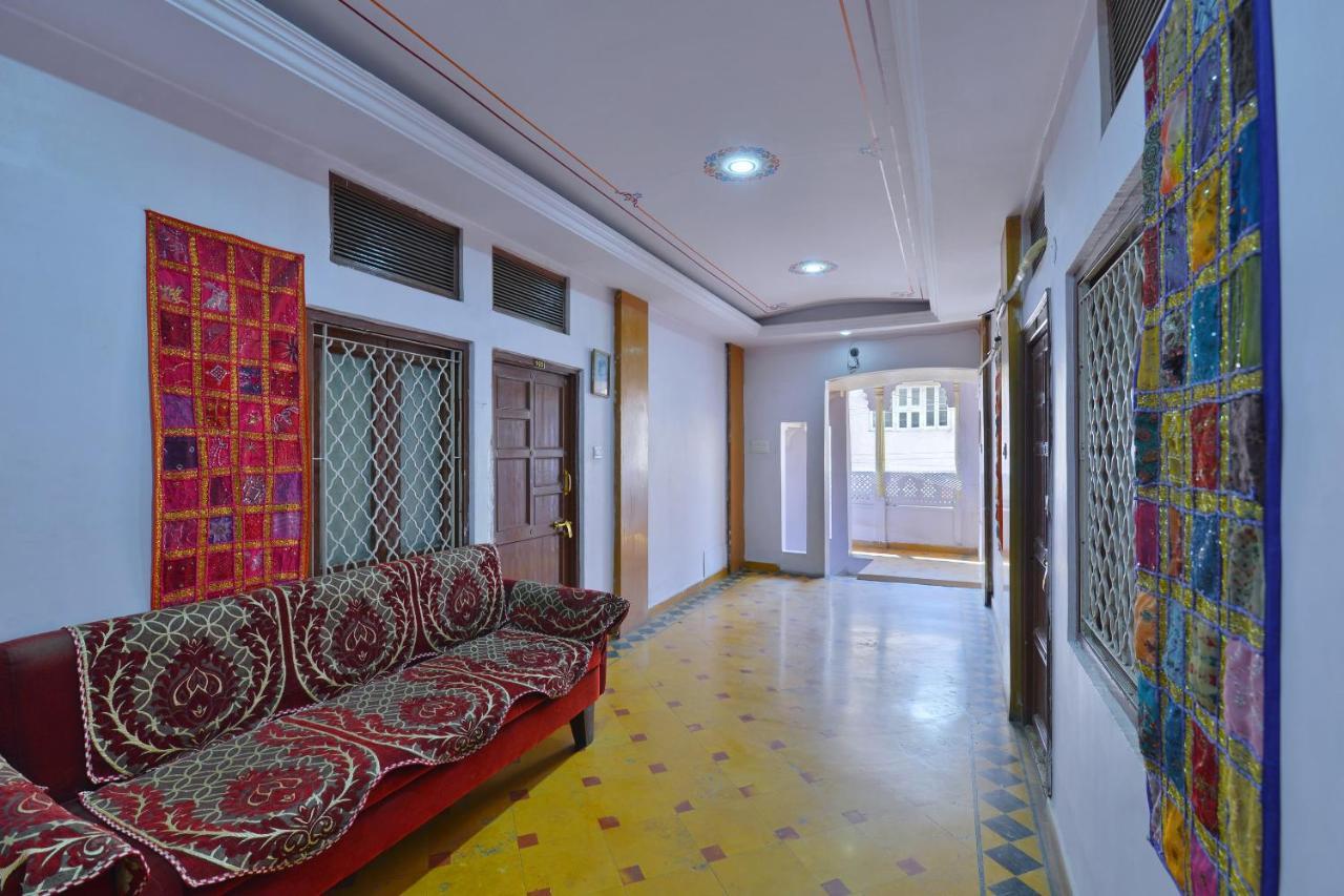 Hotel Oyo Flagship 2421 Hotel The Ishani