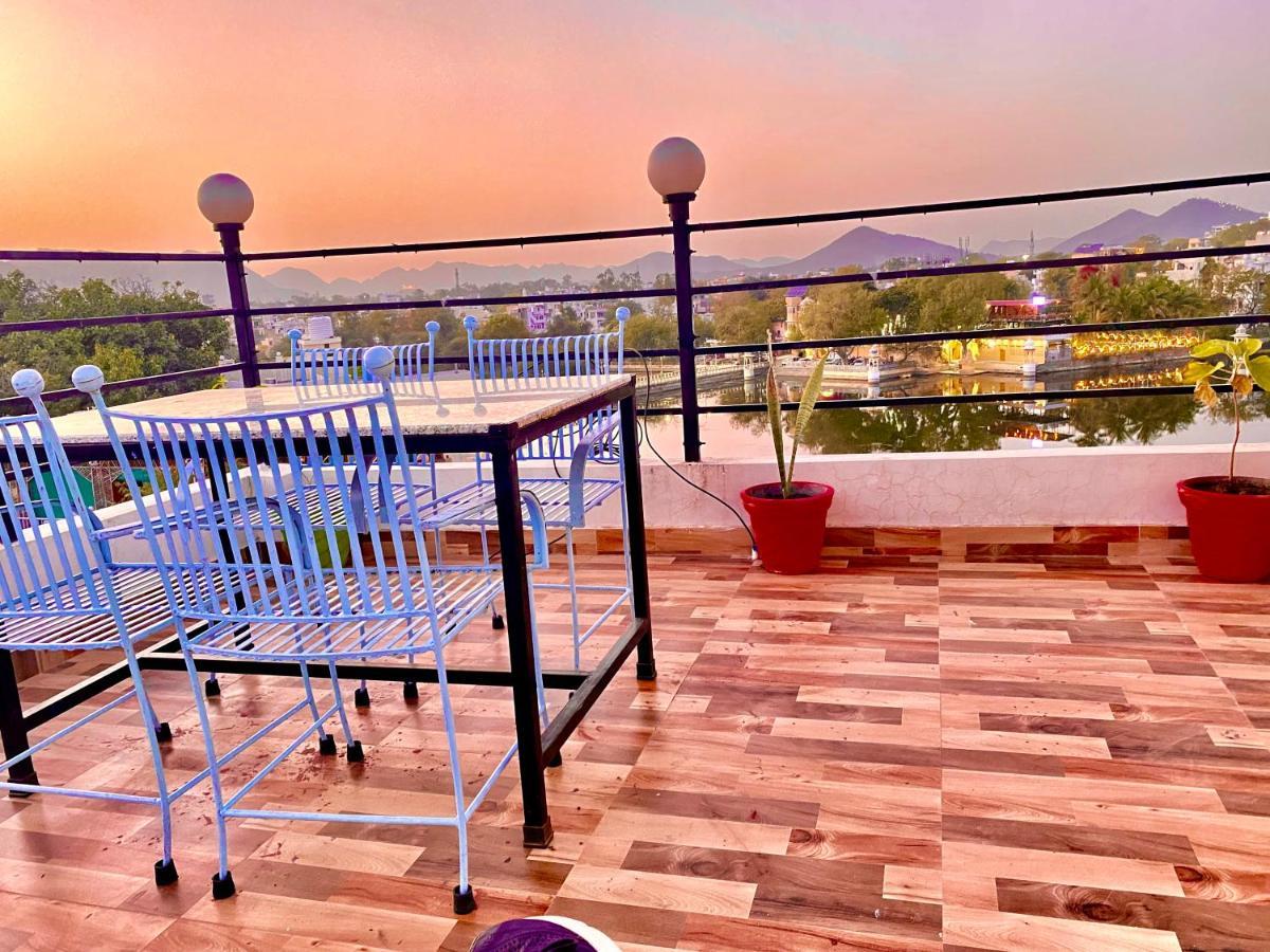 The New Lake Front * Udaipur