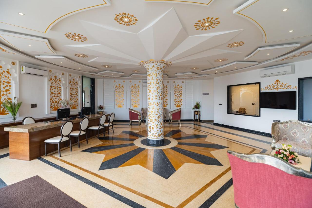 Traavista Aravali Mahal *
