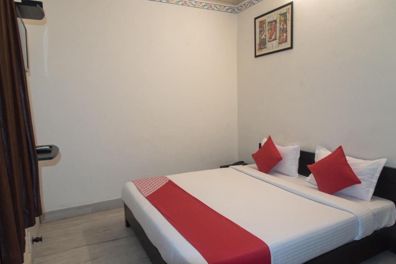 Flagship 14838 Shree Jee Hotel