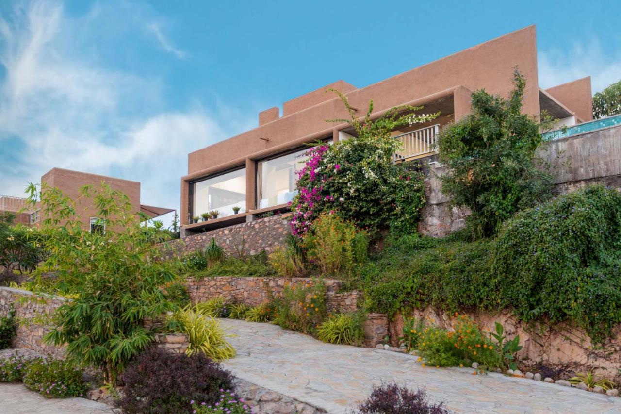 Villa Stayvista's Sage Scenery - Mountain-view With Infinity Pool & Terrace Udaipur
