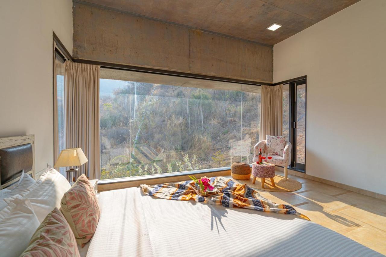 Stayvista's Sage Scenery - Mountain-view With Infinity Pool & Terrace * Udaipur