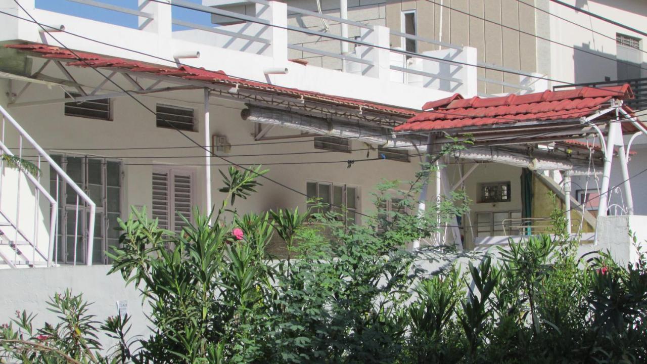 White Corner House, 2/14, Goverdhan Vilas, Housing Board Colony, 313002 Udaipur