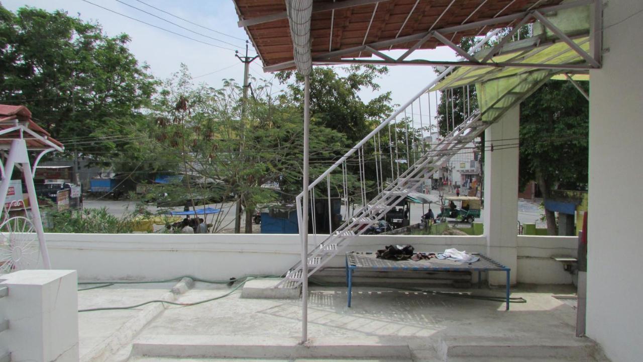 White Corner House, 2/14, Goverdhan Vilas, Housing Board Colony, 313002 Udaipur