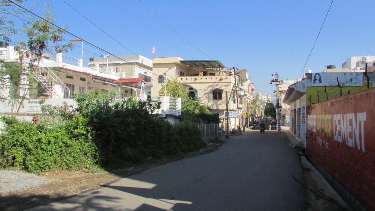 White Corner House, 2/14, Goverdhan Vilas, Housing Board Colony, 313002 Udaipur