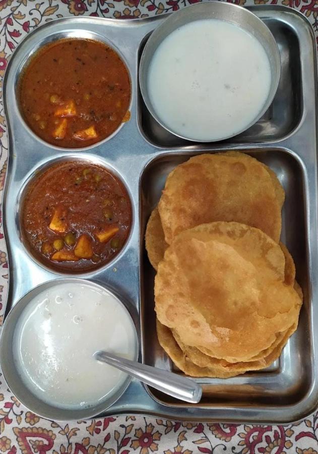 Homestay White Corner House, 2/14, Goverdhan Vilas, Housing Board Colony, 313002