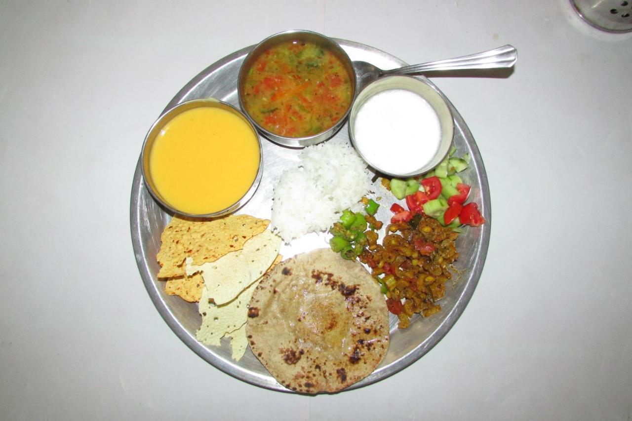 Homestay White Corner House, 2/14, Goverdhan Vilas, Housing Board Colony, 313002 Udaipur