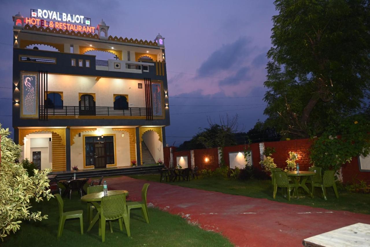 Rajwadaa Royal Bajot * Udaipur