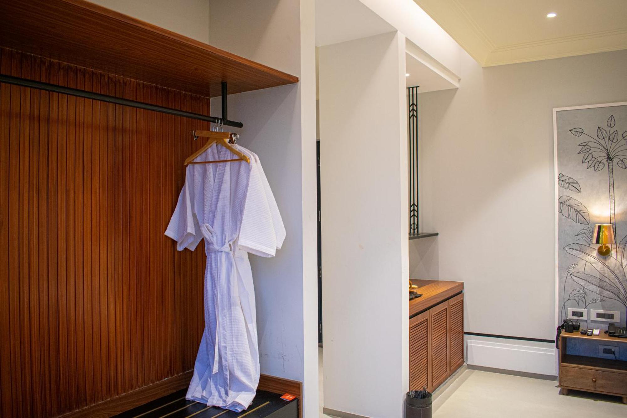 Hotel Casa Blanca Lakecity 4*
