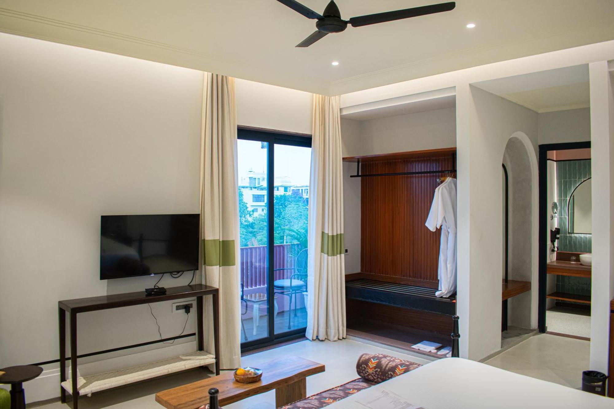 Casa Blanca Lakecity 4*