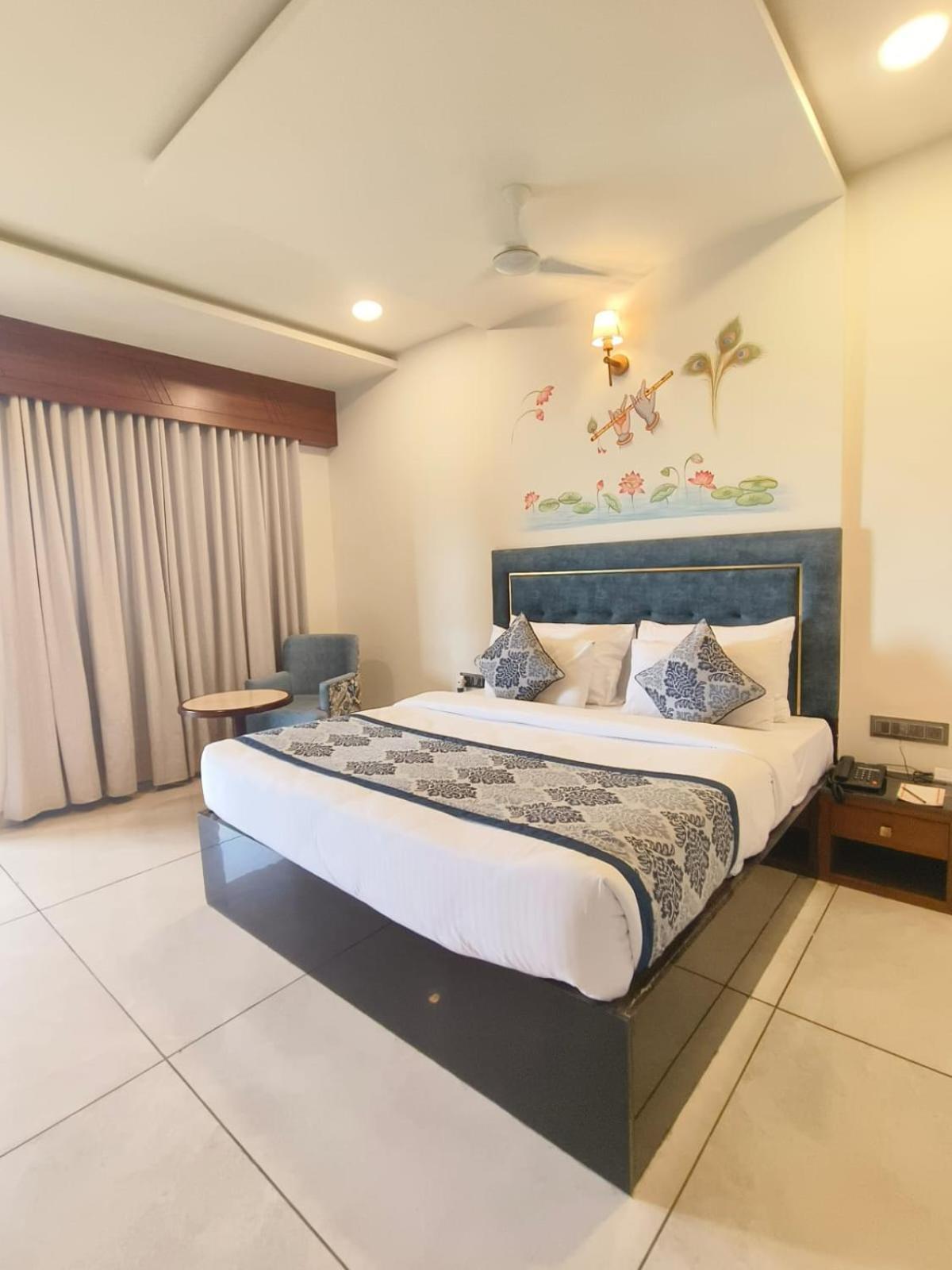 Traavista Aravali Mahal Resort Udaipur