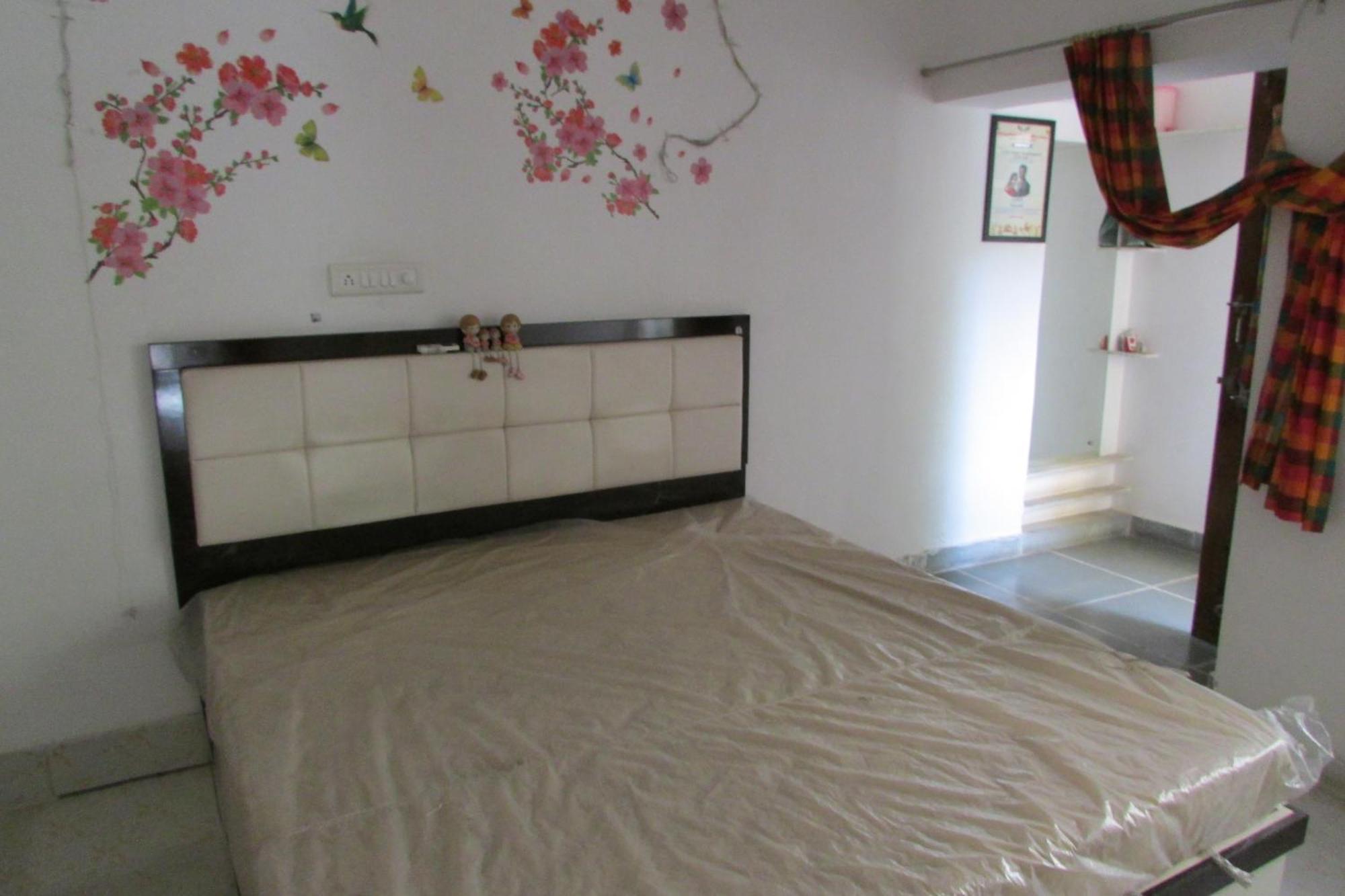 White Corner House, 2/14, Goverdhan Vilas, Housing Board Colony, 313002 * Udaipur