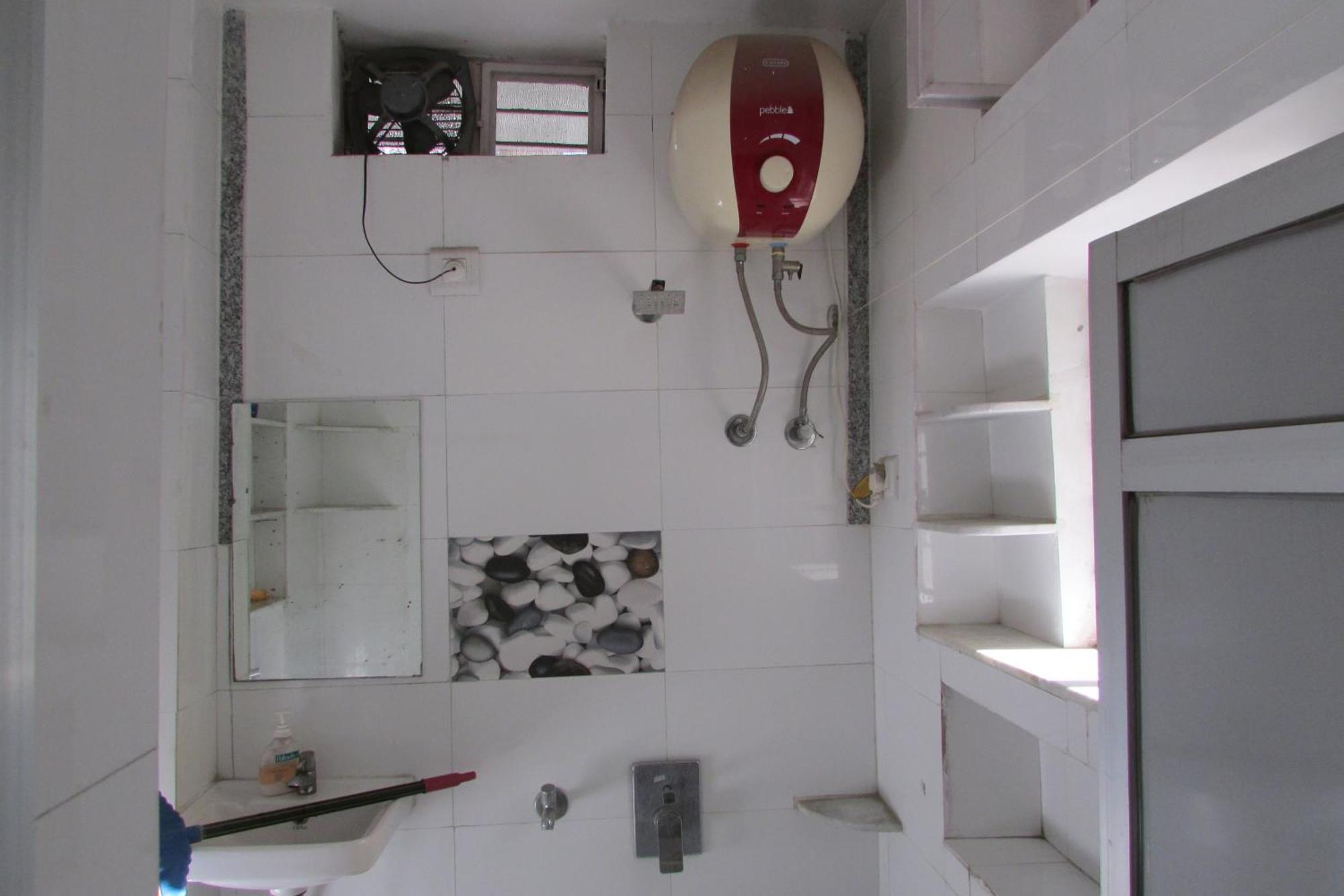 White Corner House, 2/14, Goverdhan Vilas, Housing Board Colony, 313002 Homestay *