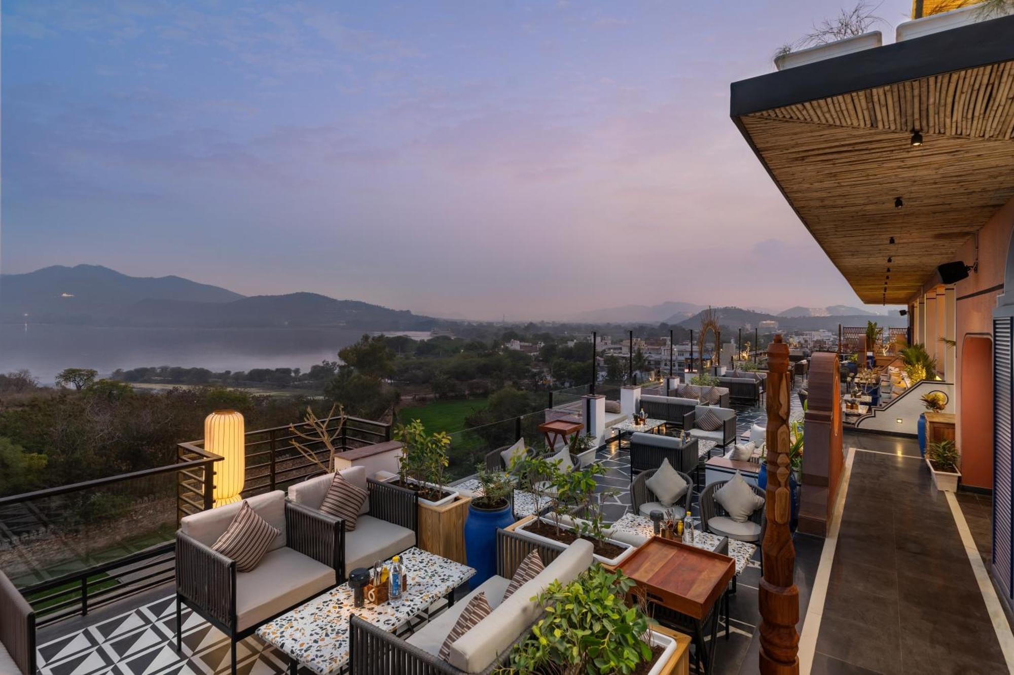 Hotel Casa Blanca Lakecity 4*