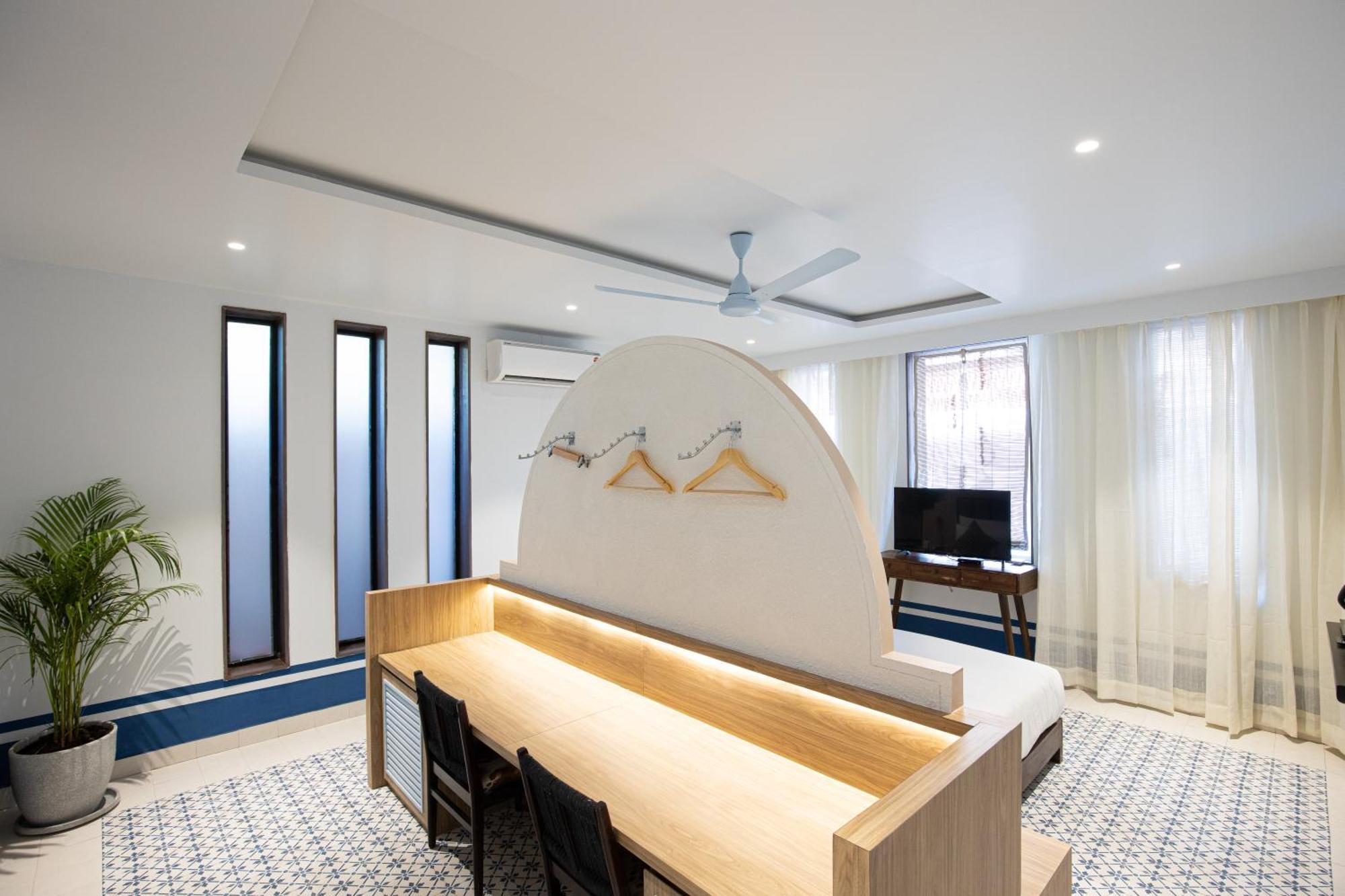 Casa Blanca Lakecity 4*