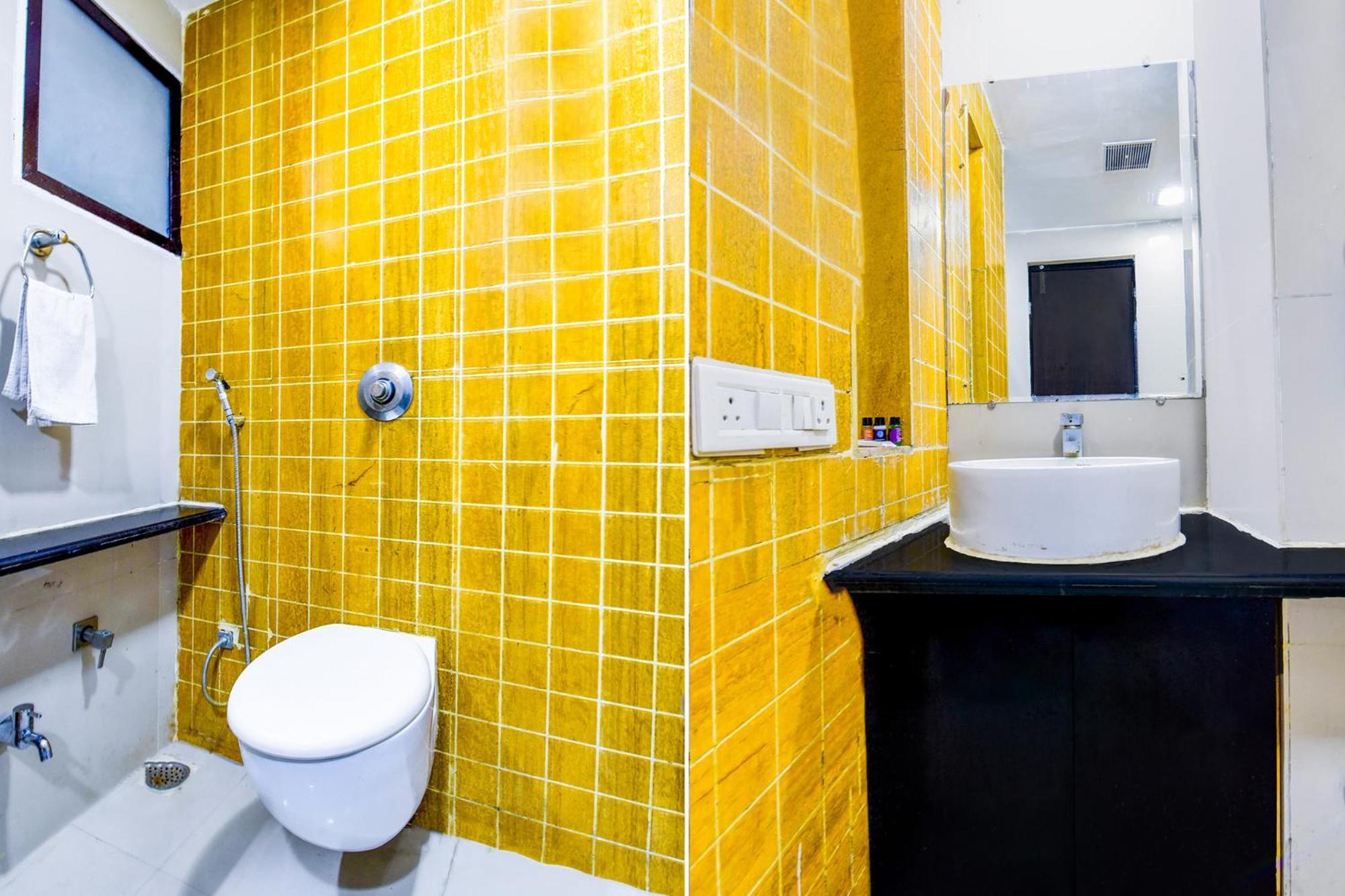 Hotel Fabhotel Hadi Rani
