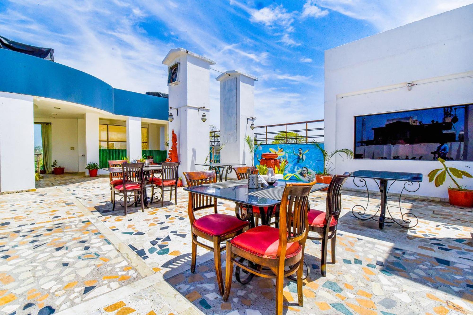 Hotel Fabhotel Hadi Rani 3*