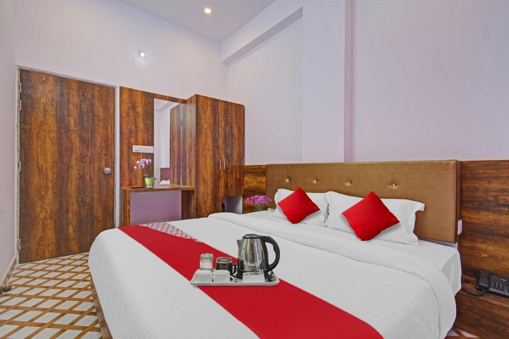 Hotel O Raj Palace