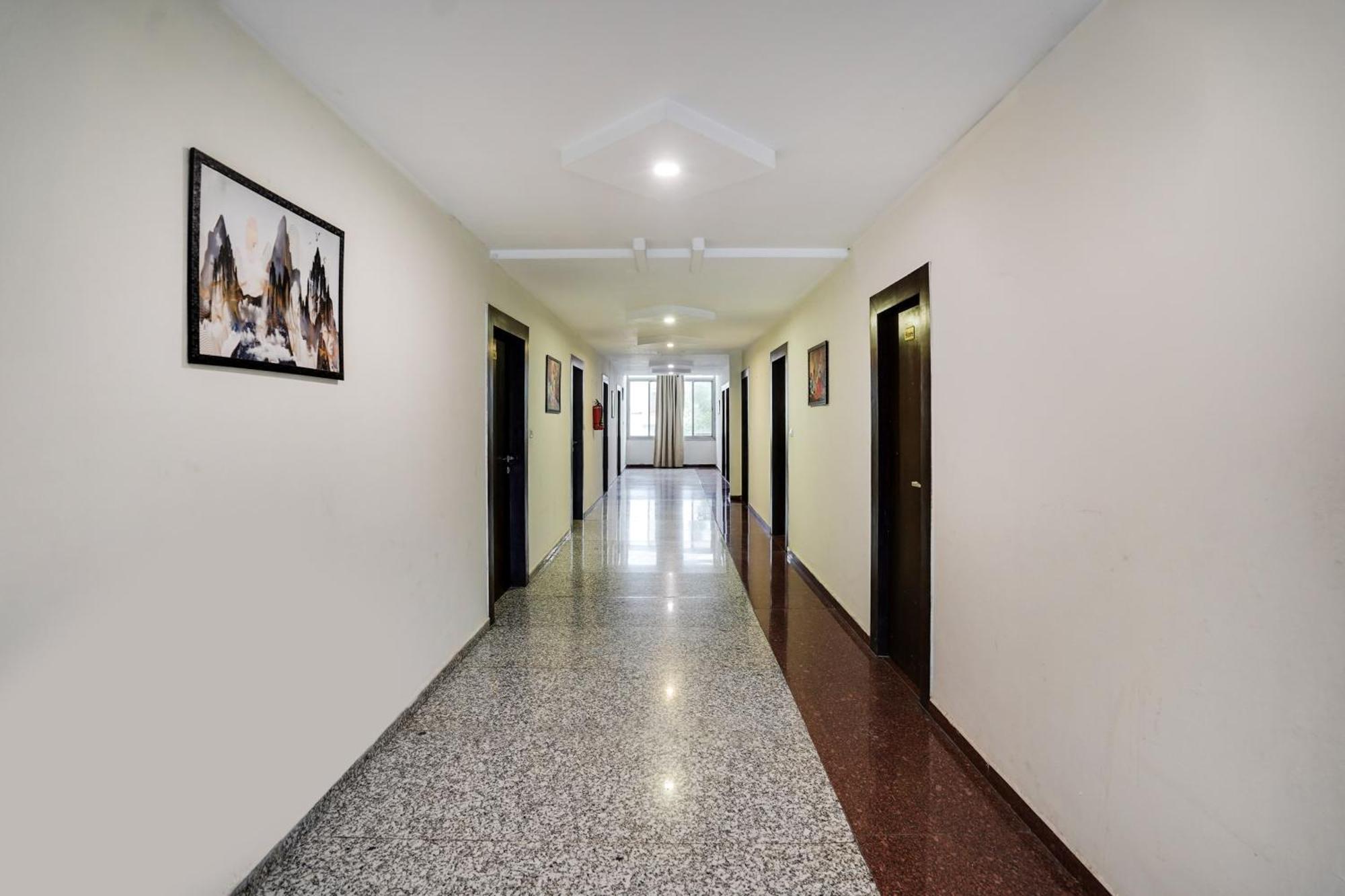 Collection O Goverdhan Sagar Formerly Imperial Hotel 4*
