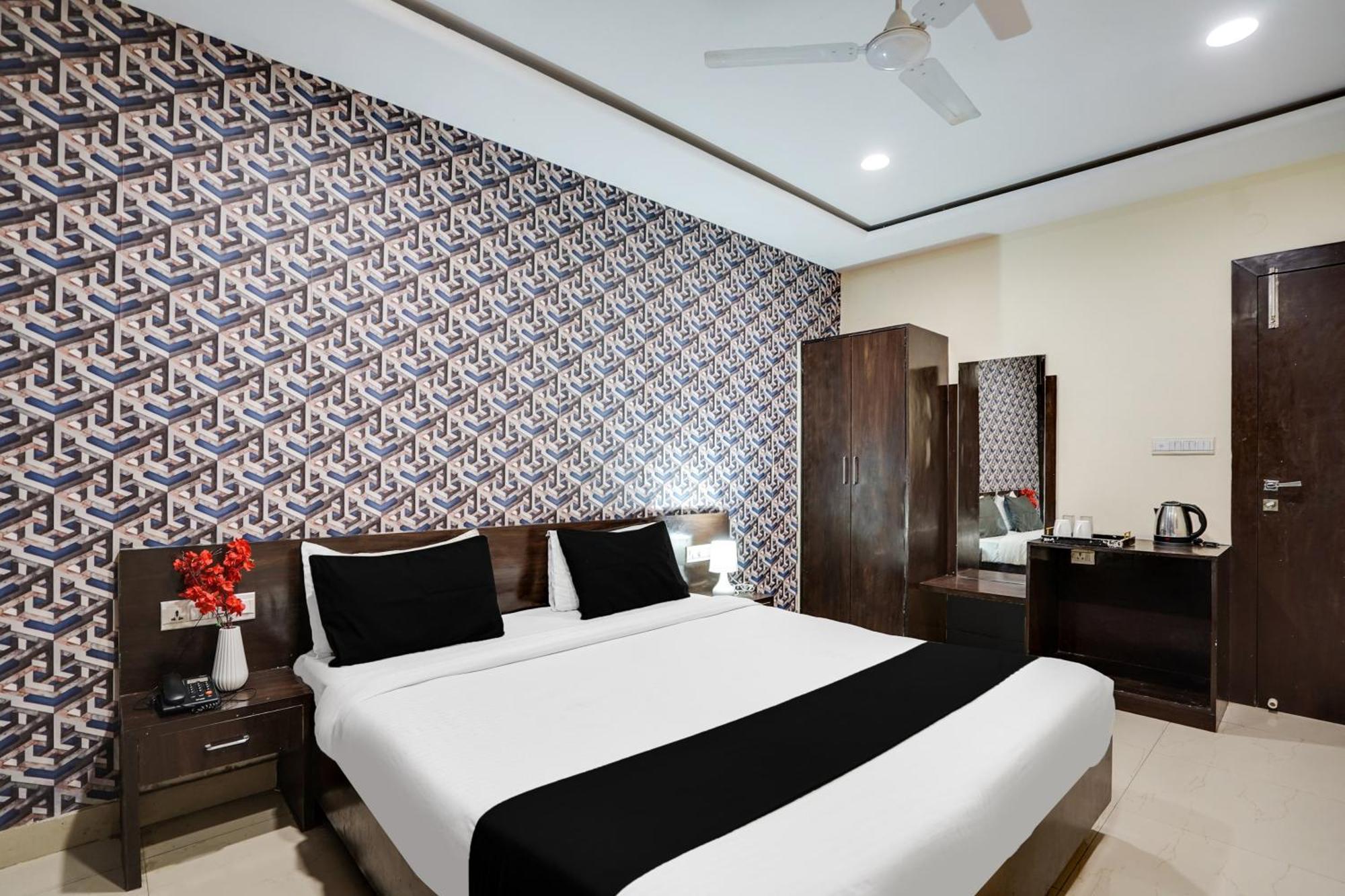 Collection O Goverdhan Sagar Formerly Imperial Hotel
