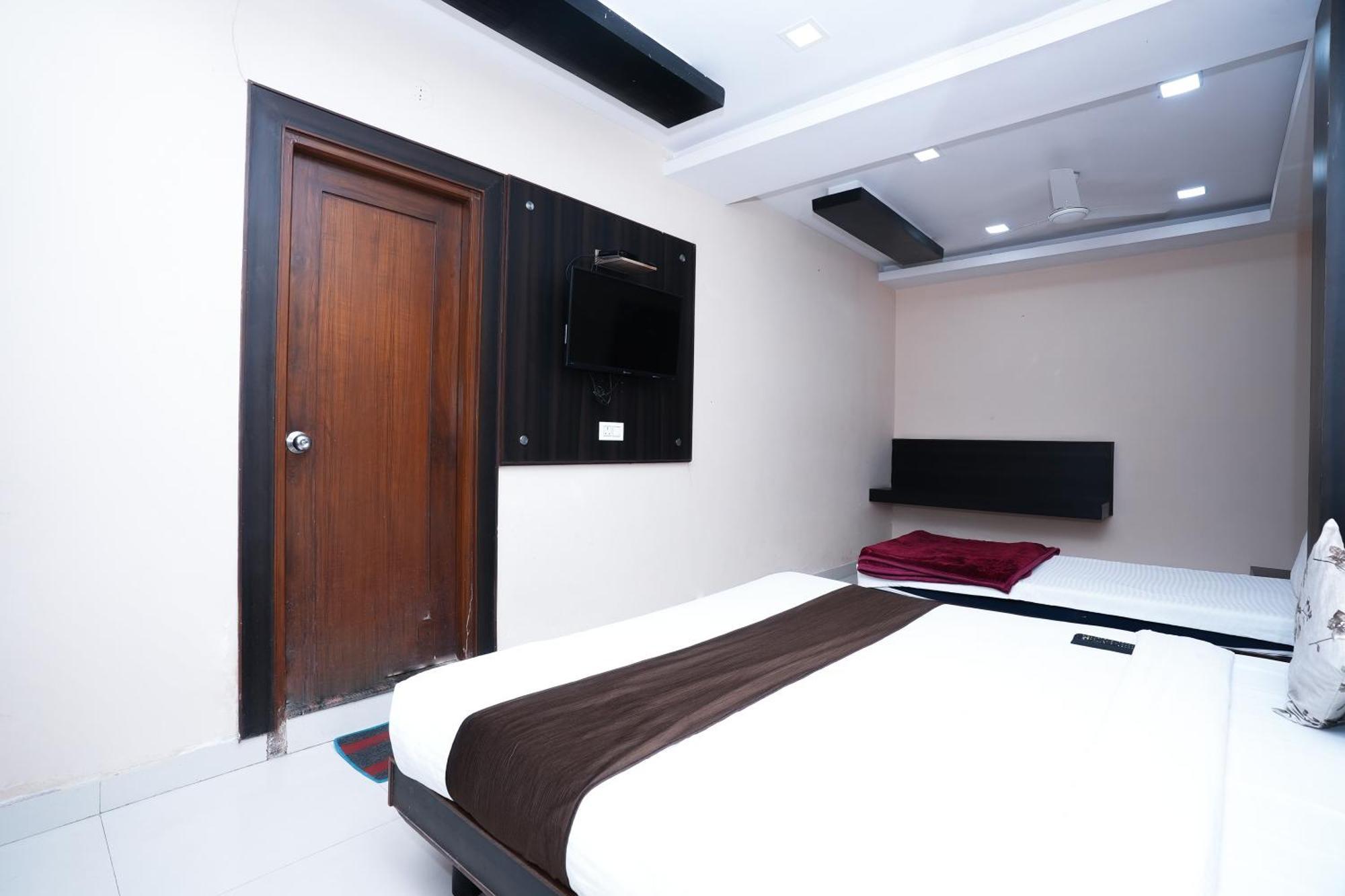 Hotel Madurai Near Bus Stand, Udaipur