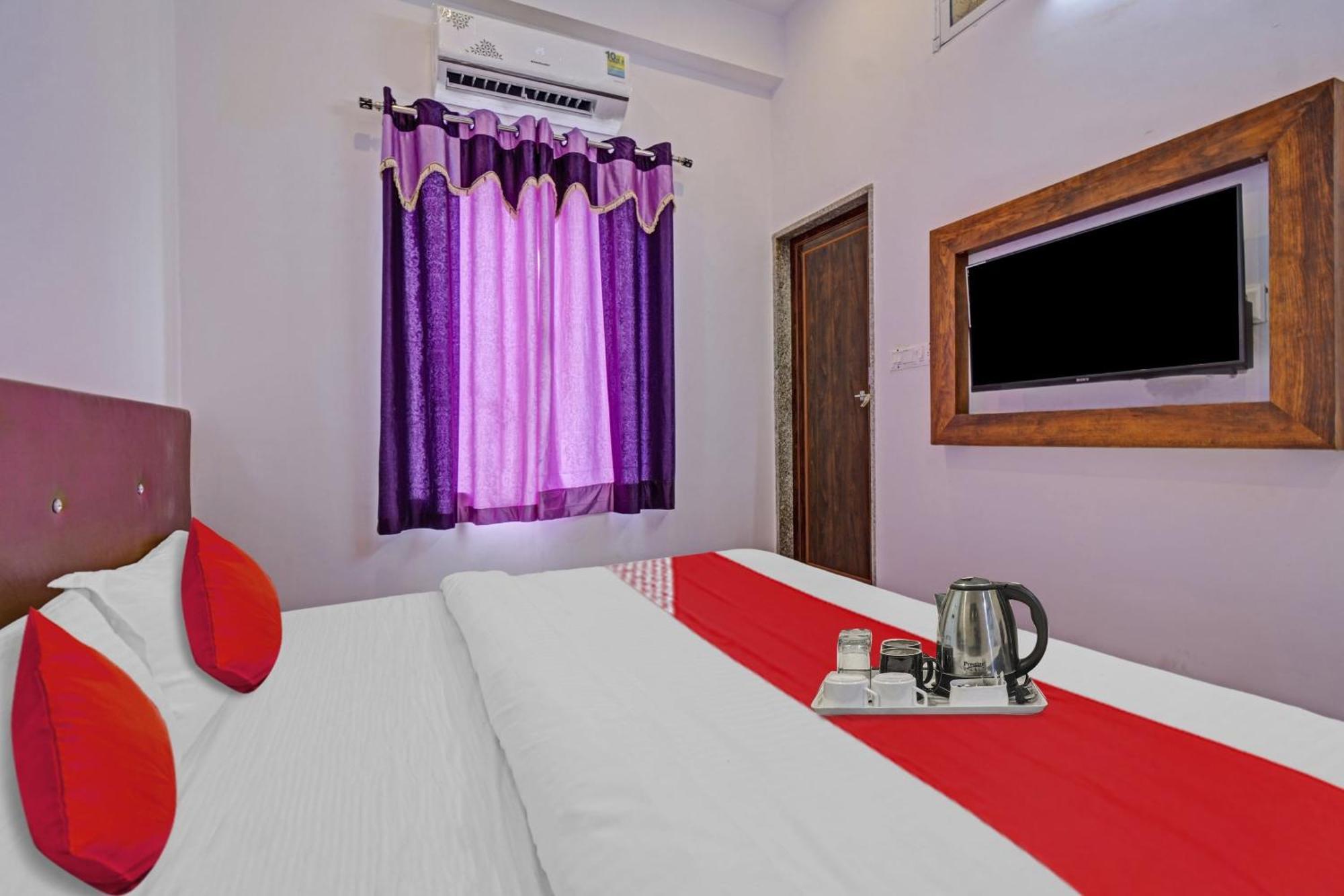 O Raj Palace Hotel 3*