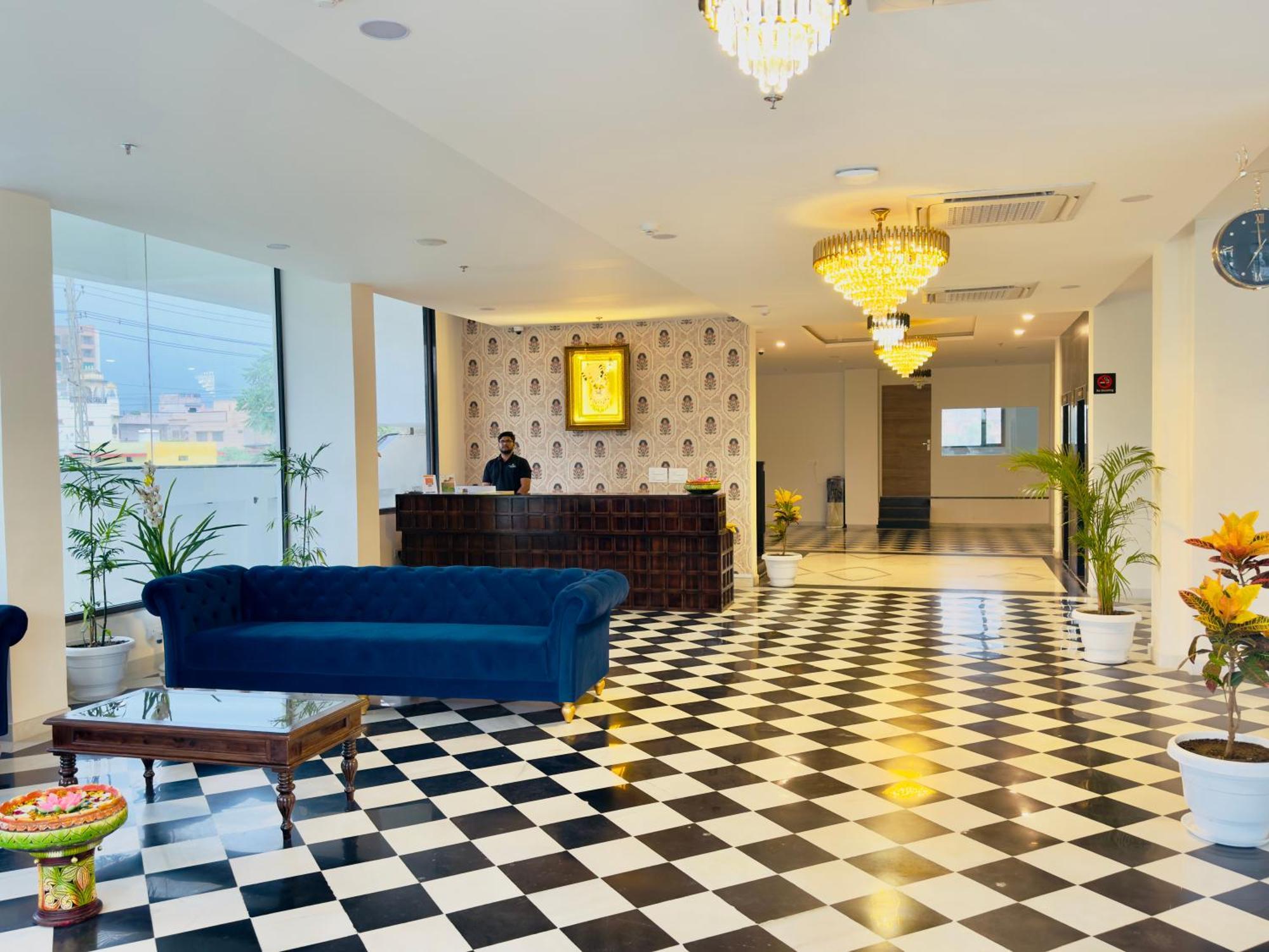 Arun Hotel