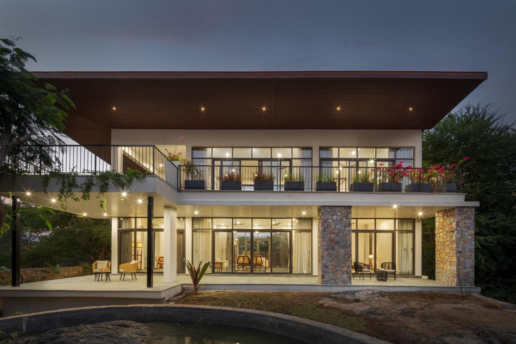 Villa Saffronstays Camelot By The - 3 Bedroom With View, Games Area And Access