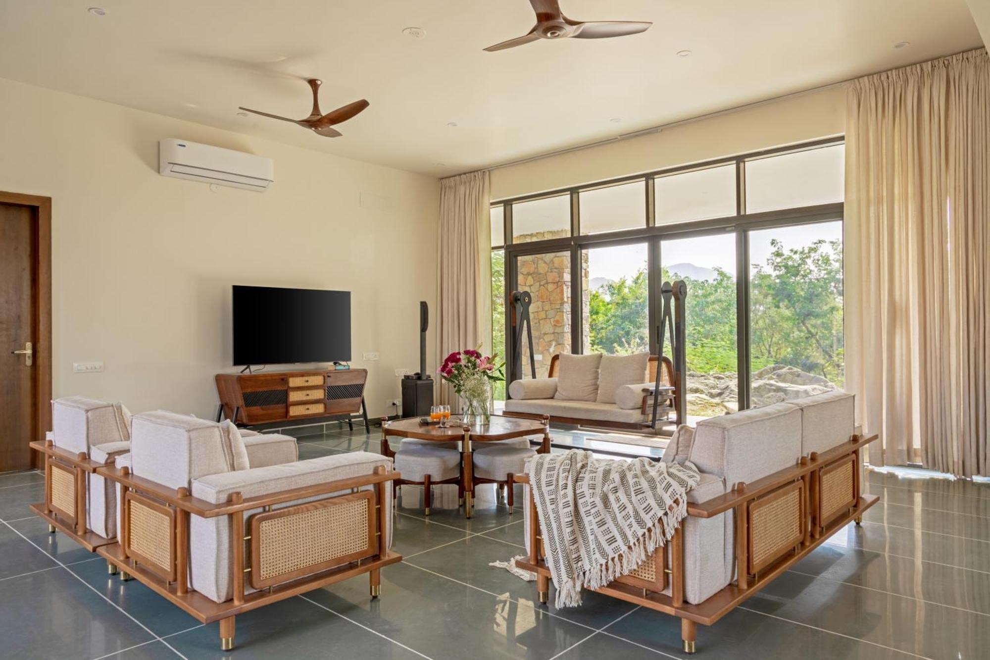 Saffronstays Camelot By The - 3 Bedroom With View, Games Area And Access Villa
