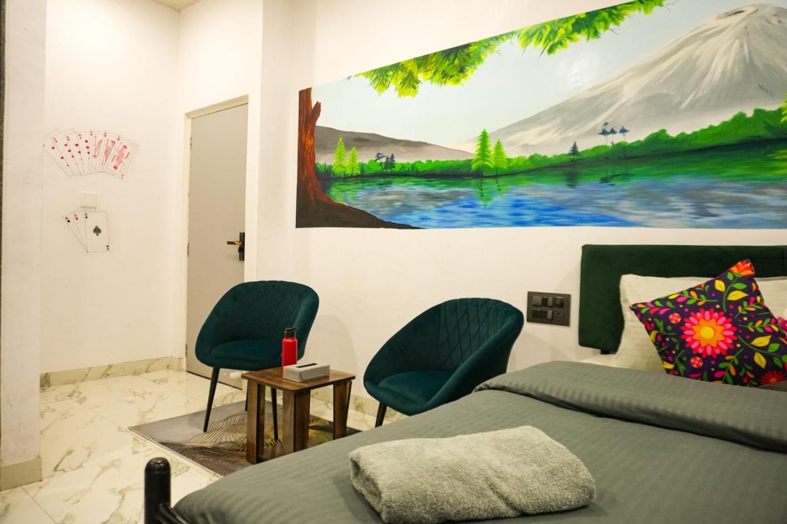 Funky Backpackers 3*