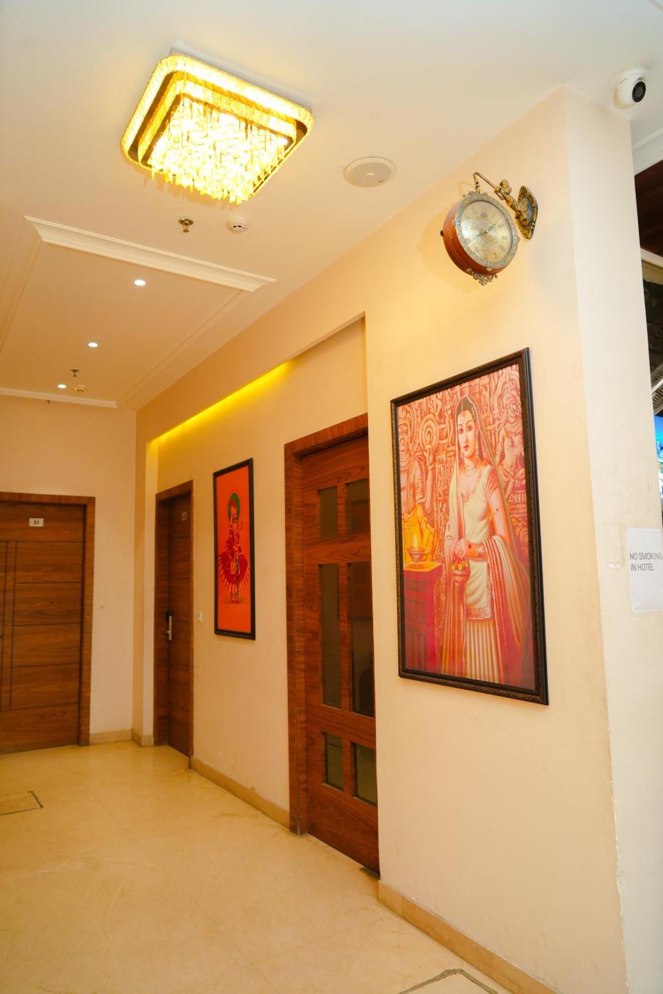 De Glance - A Corporate Near To Railway Station Hotel