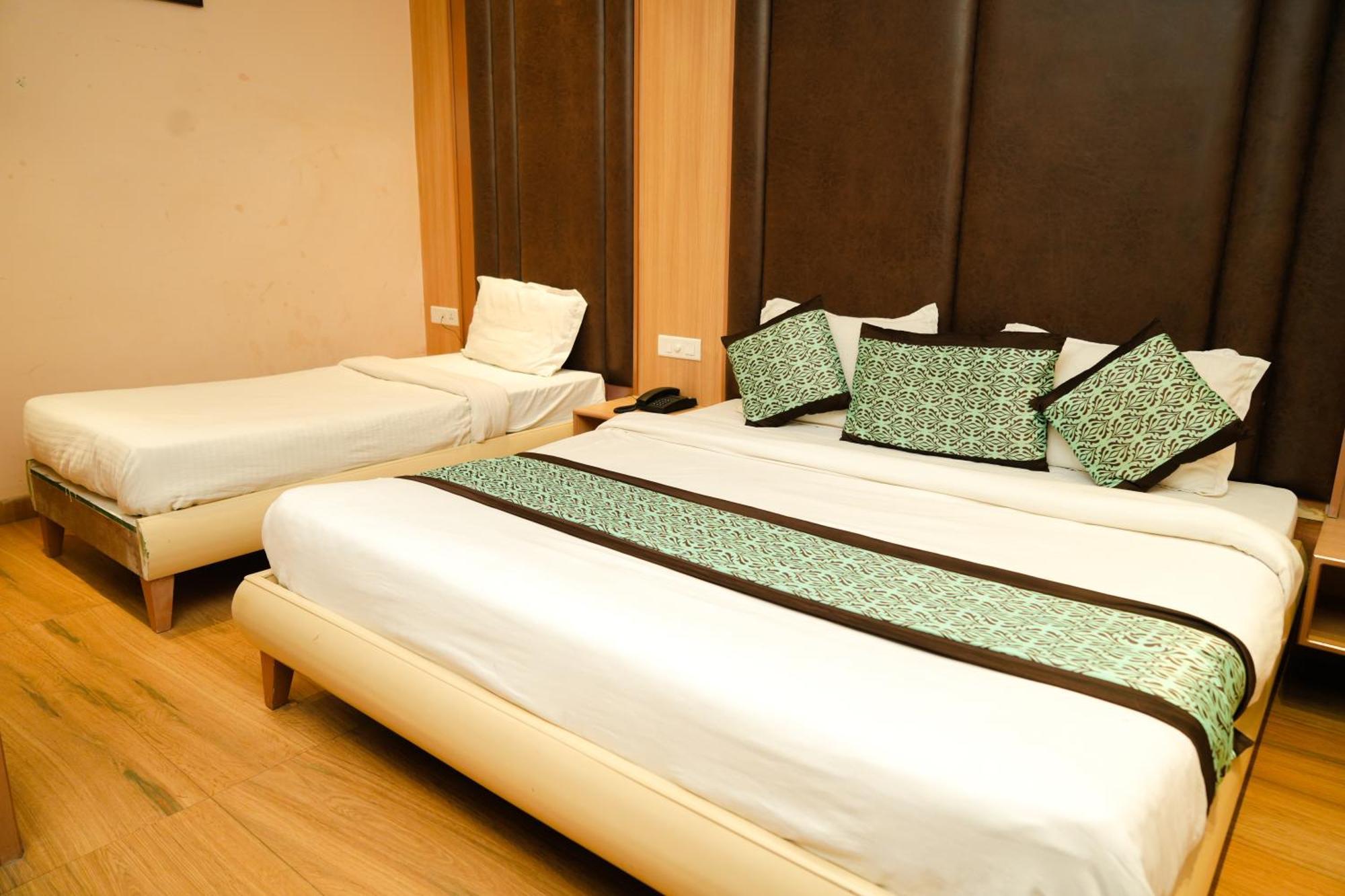De Glance - A Corporate Near To Railway Station Hotel 4*
