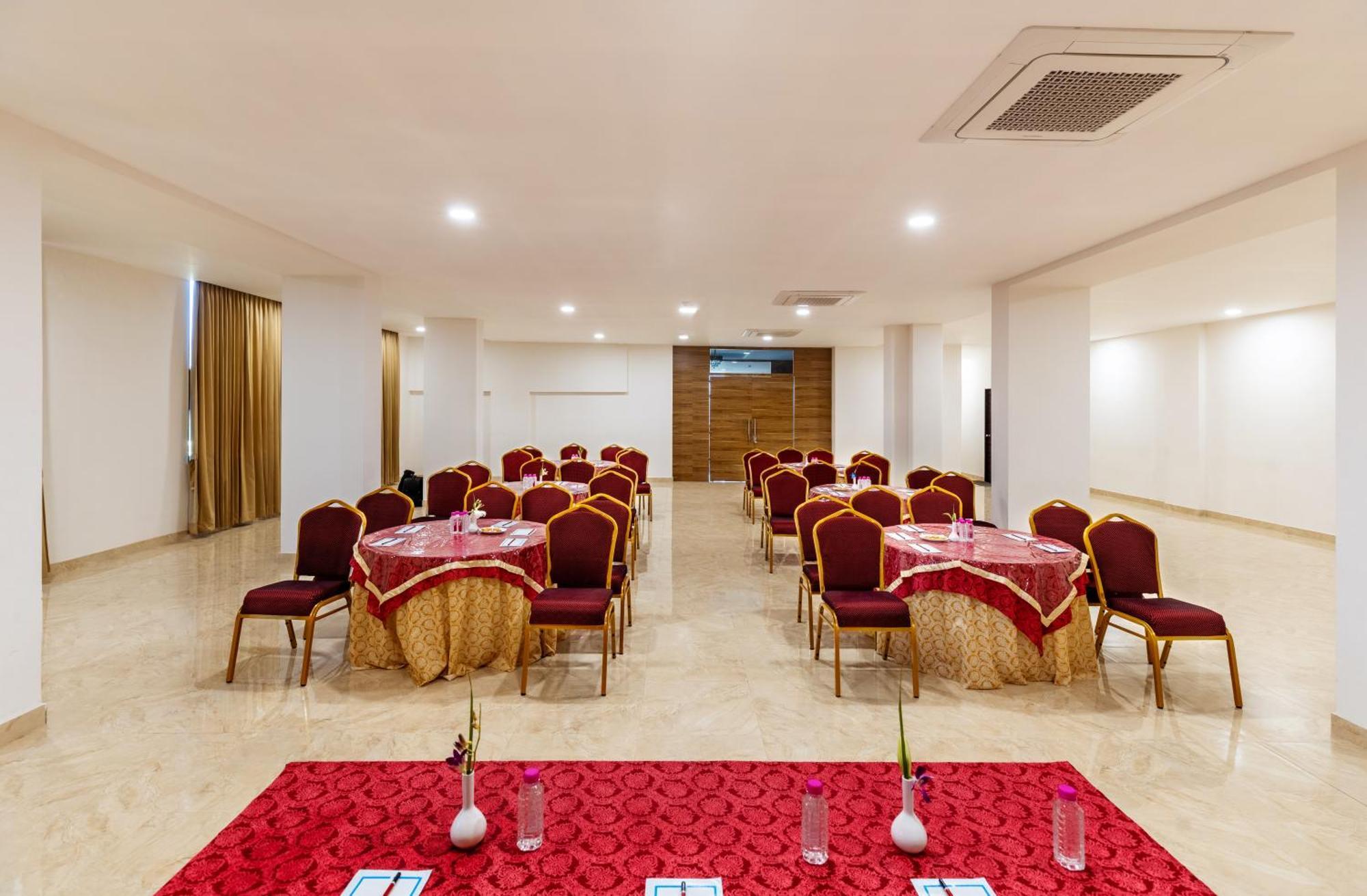De Glance - A Corporate Near To Railway Station 4*