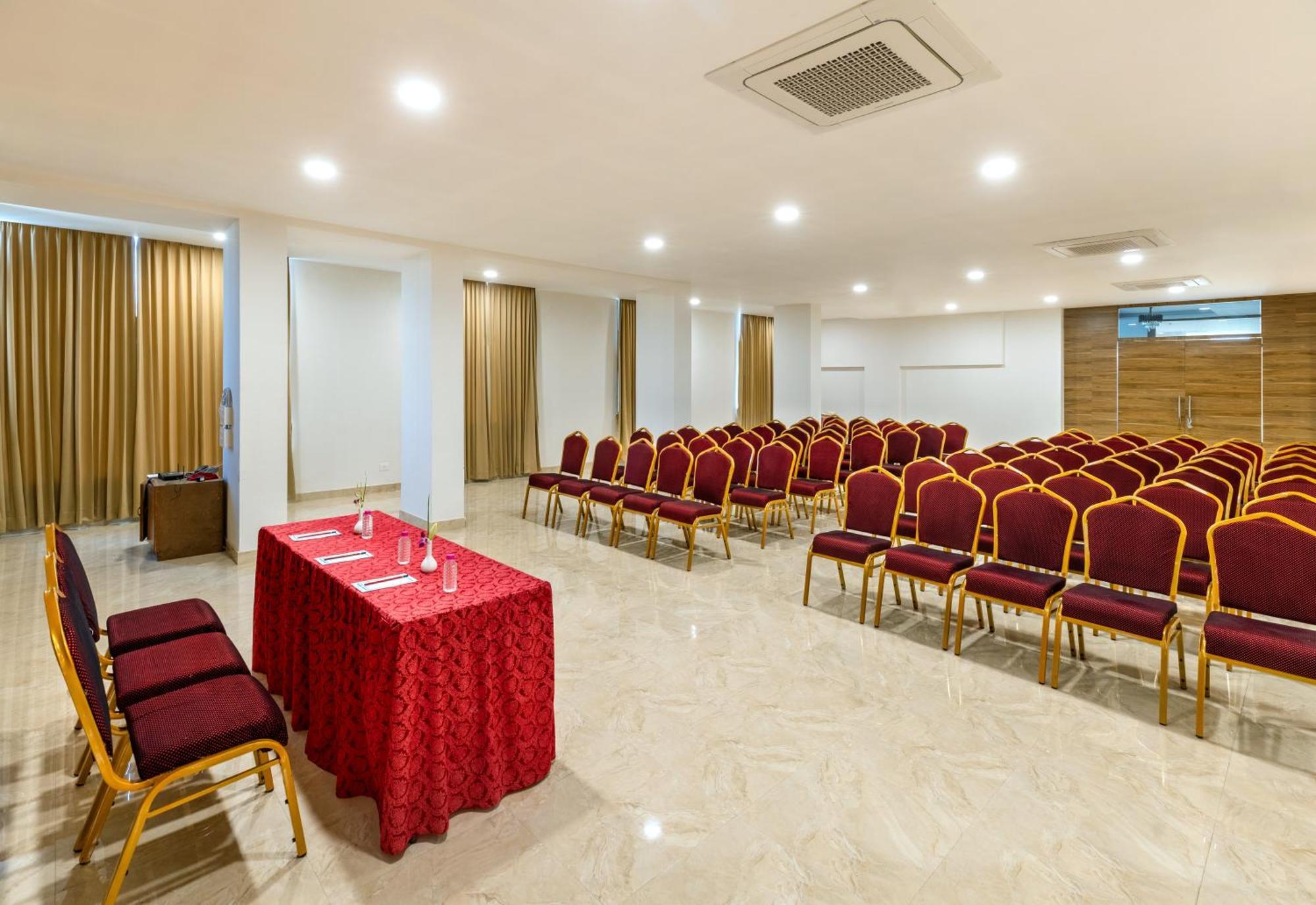 De Glance - A Corporate Near To Railway Station 4*