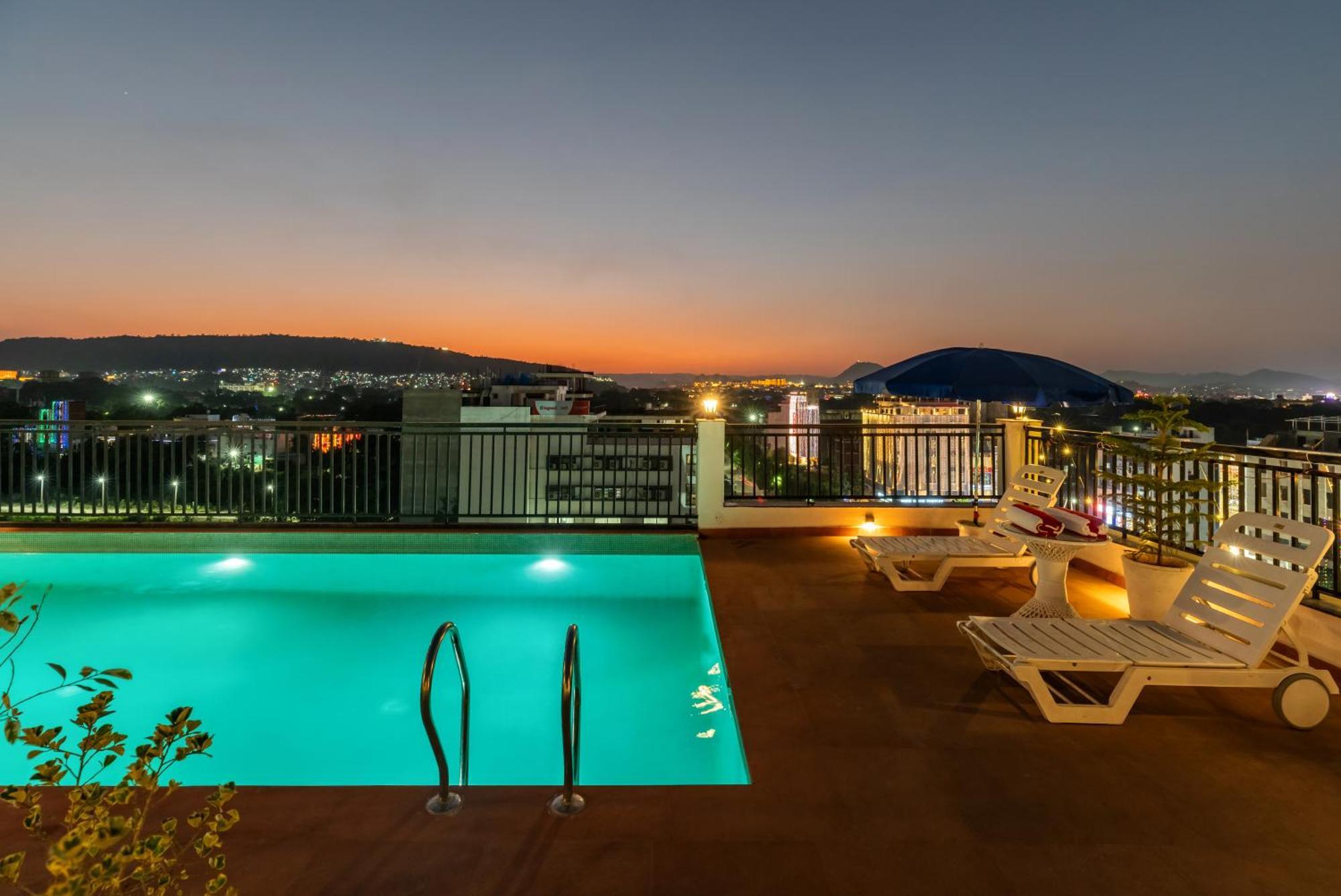 De Glance - A Corporate Near To Railway Station 4*