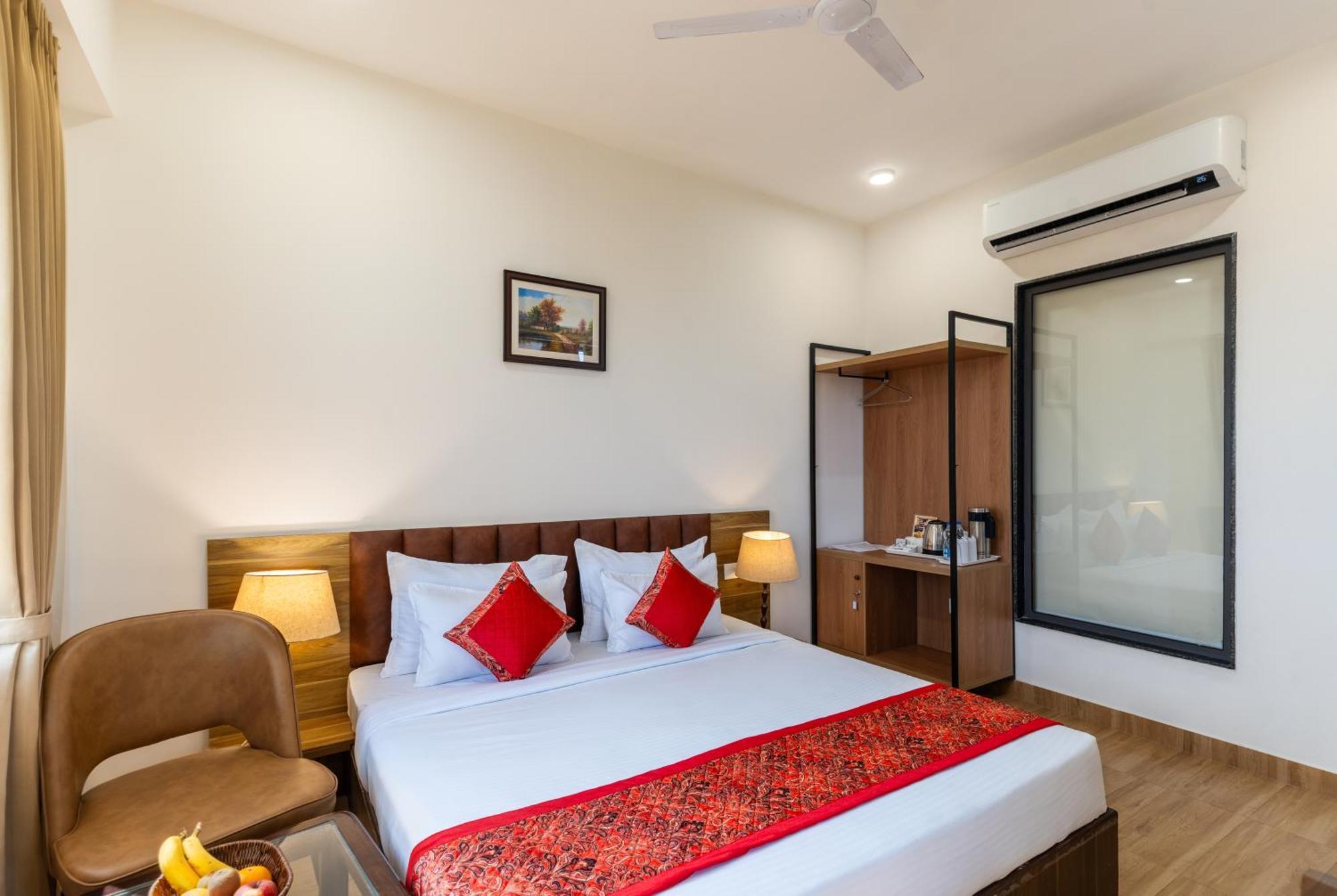 De Glance - A Corporate Near To Railway Station Hotel 4*