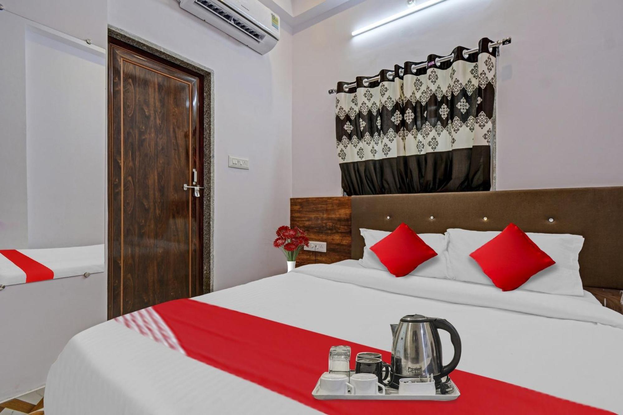 Hotel O Raj Palace
