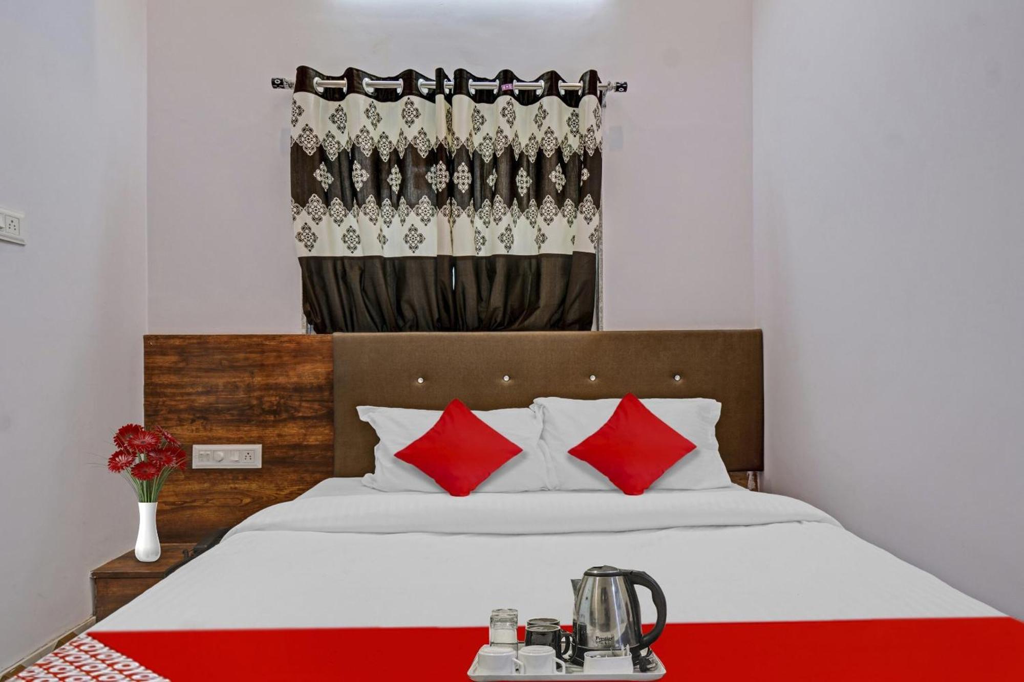 Hotel O Raj Palace