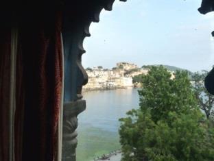 Hotel Hanuman Ghat On Pichola