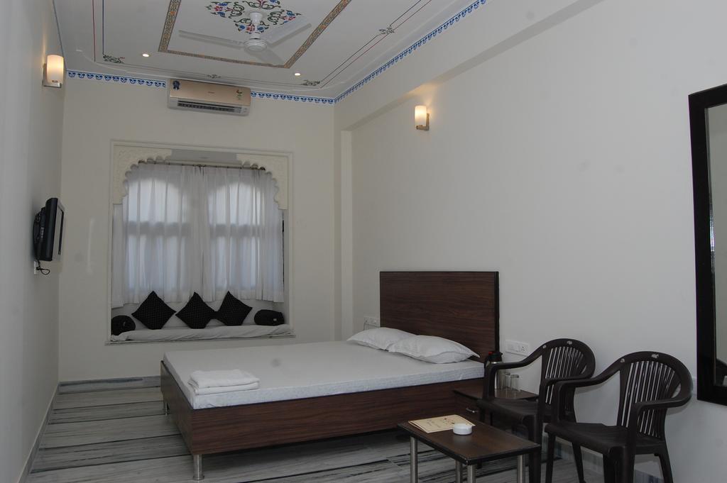 Madpackers Udaipur