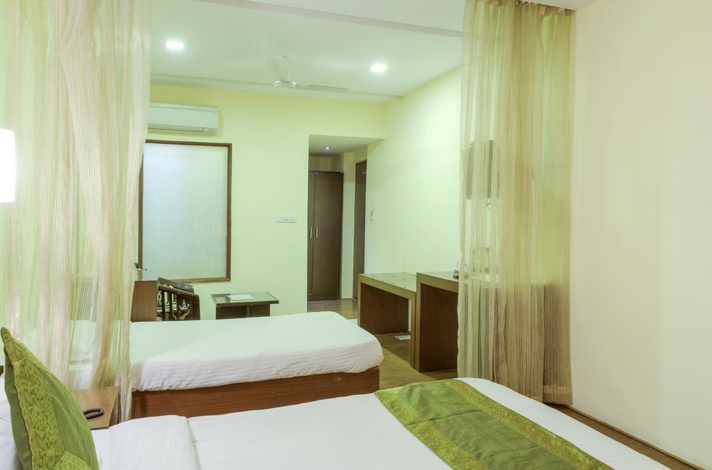 Vatika Hotel 3*