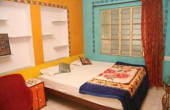 Hanuman Ghat On Pichola Hotel