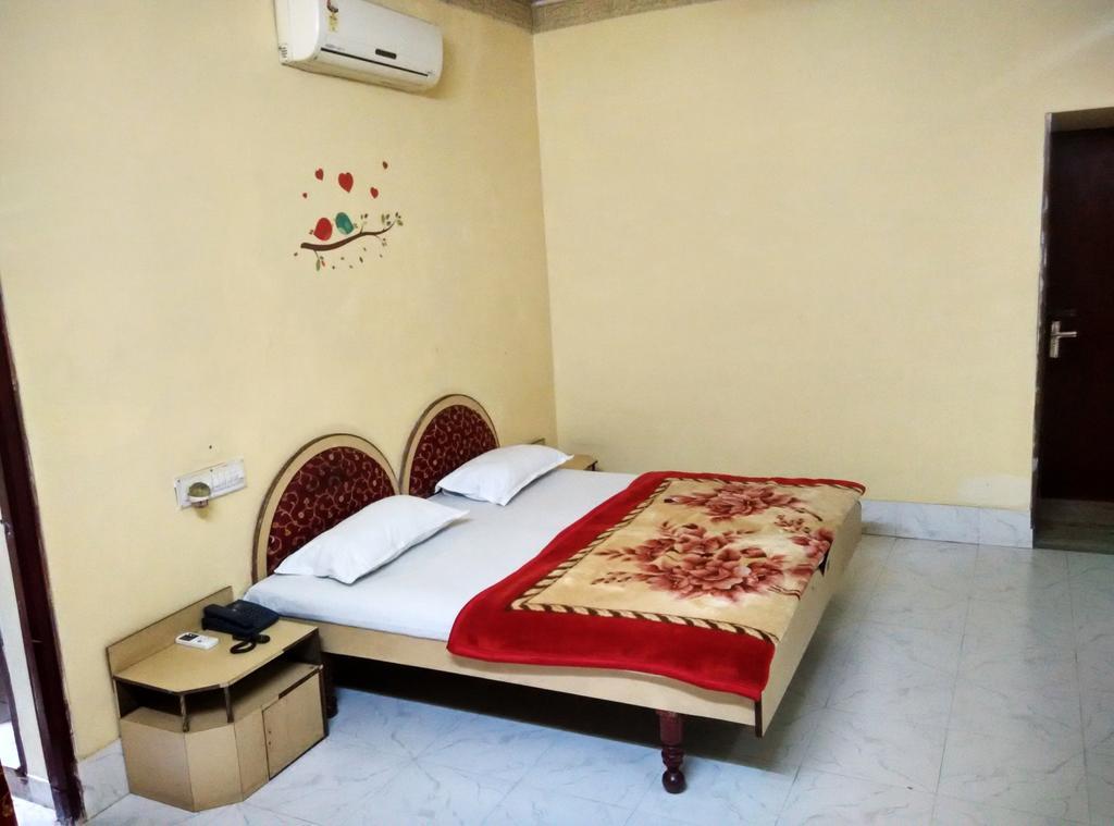 Rani Palace At Fatehsagar Udaipur